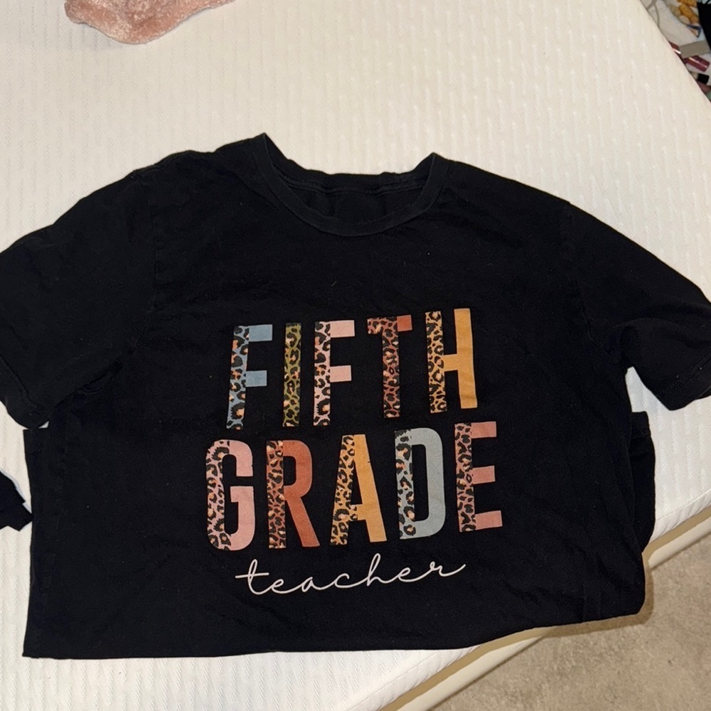 🧾Black Fifth Grade Teacher T-Shirt